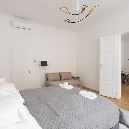 Franz 23 - Typical Viennese Apartment In The Heart Of Viena Exterior foto